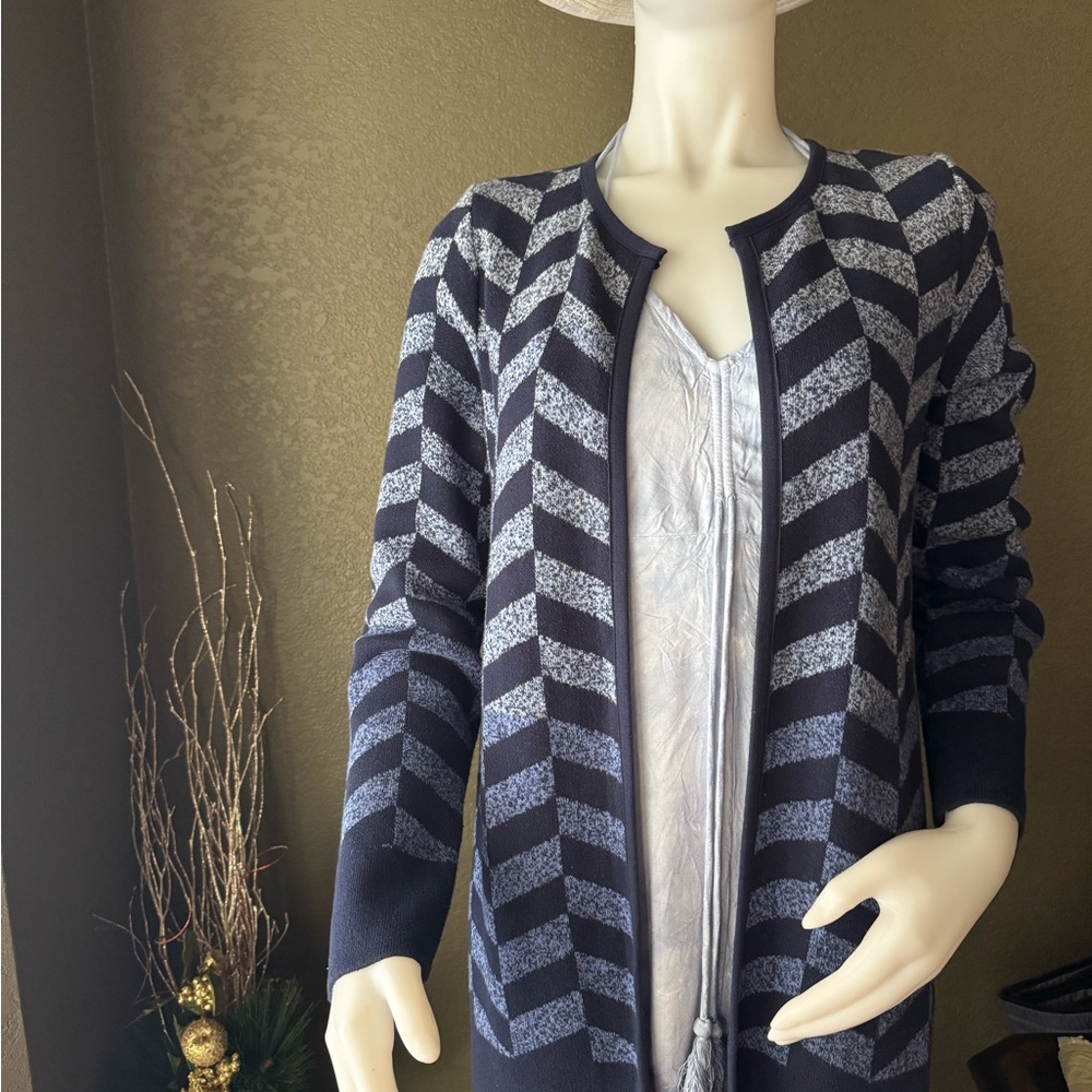 Chevron Patterned Navy and Gray Women's Sweater /coat NWOT